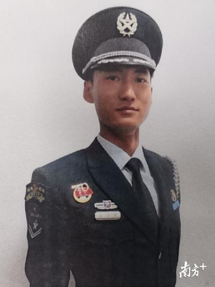 胜利日大阅兵，攻坚英雄连英模部队方队展现荣耀，胜利日大阅兵，攻坚英雄连英模部队方队荣耀展现日