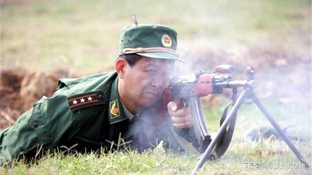 丁晓兵的父亲，一位普通而不平凡的劳动者，丁晓兵父亲，平凡劳动者的骄傲