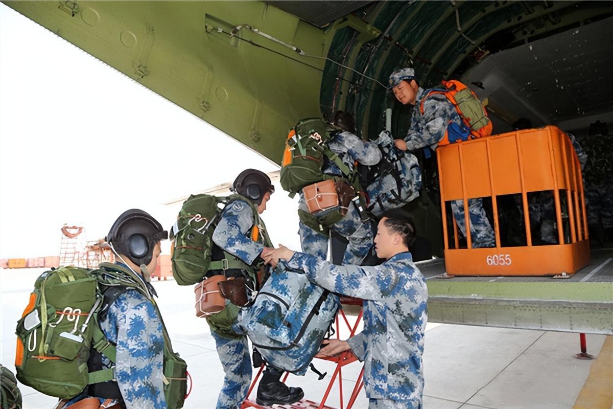 空降兵第15军历任政委及其历史贡献，空降兵第15军历任政委及其历史贡献概览
