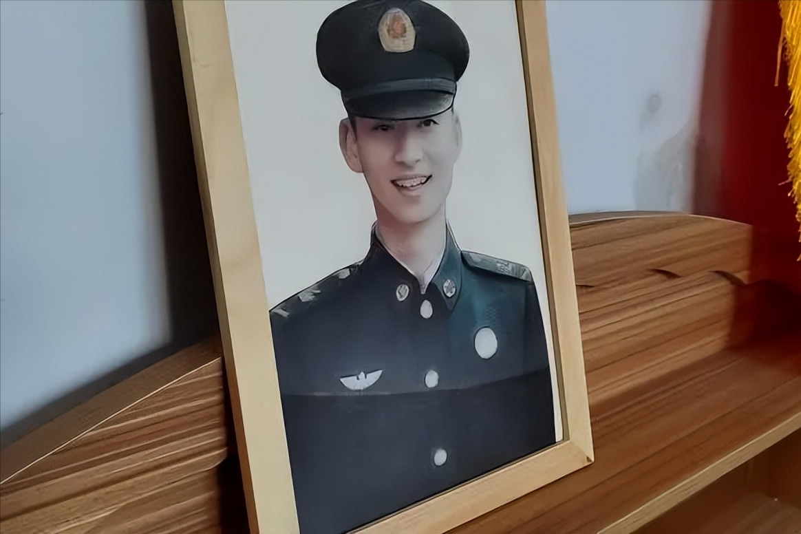 肖思远入党，一颗赤诚之心追求信仰的坚定步伐，肖思远入党，赤诚之心，坚定追求信仰的步伐