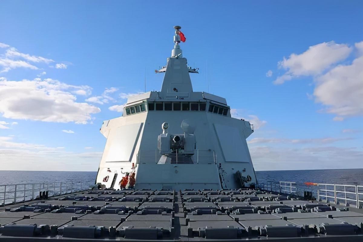 中国海军新宠，揭秘新型驱逐舰中国海军之星——中国首艘万吨级驱逐舰中国海防卫士——中国海军第172驱逐舰的照片与故事，中国首艘万吨级驱逐舰揭秘，中国海军新星——第172驱逐舰的故事与照片