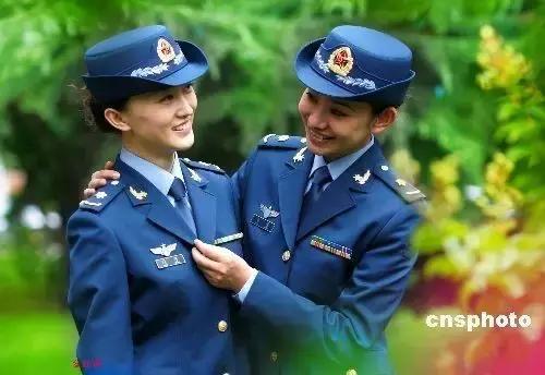 空军07式军装图片，展现新时代中国空军的雄姿，新时代中国空军雄姿，空军07式军装图片展示