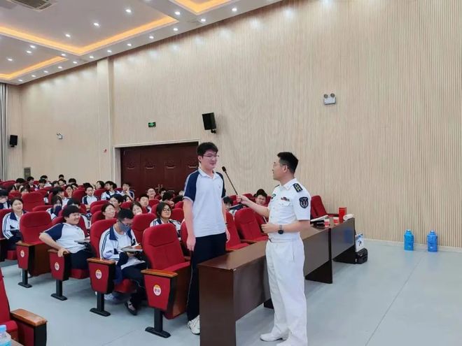 魏学义海军潜艇学院，培养精英人才的摇篮，魏学义海军潜艇学院，精英人才的培育摇篮
