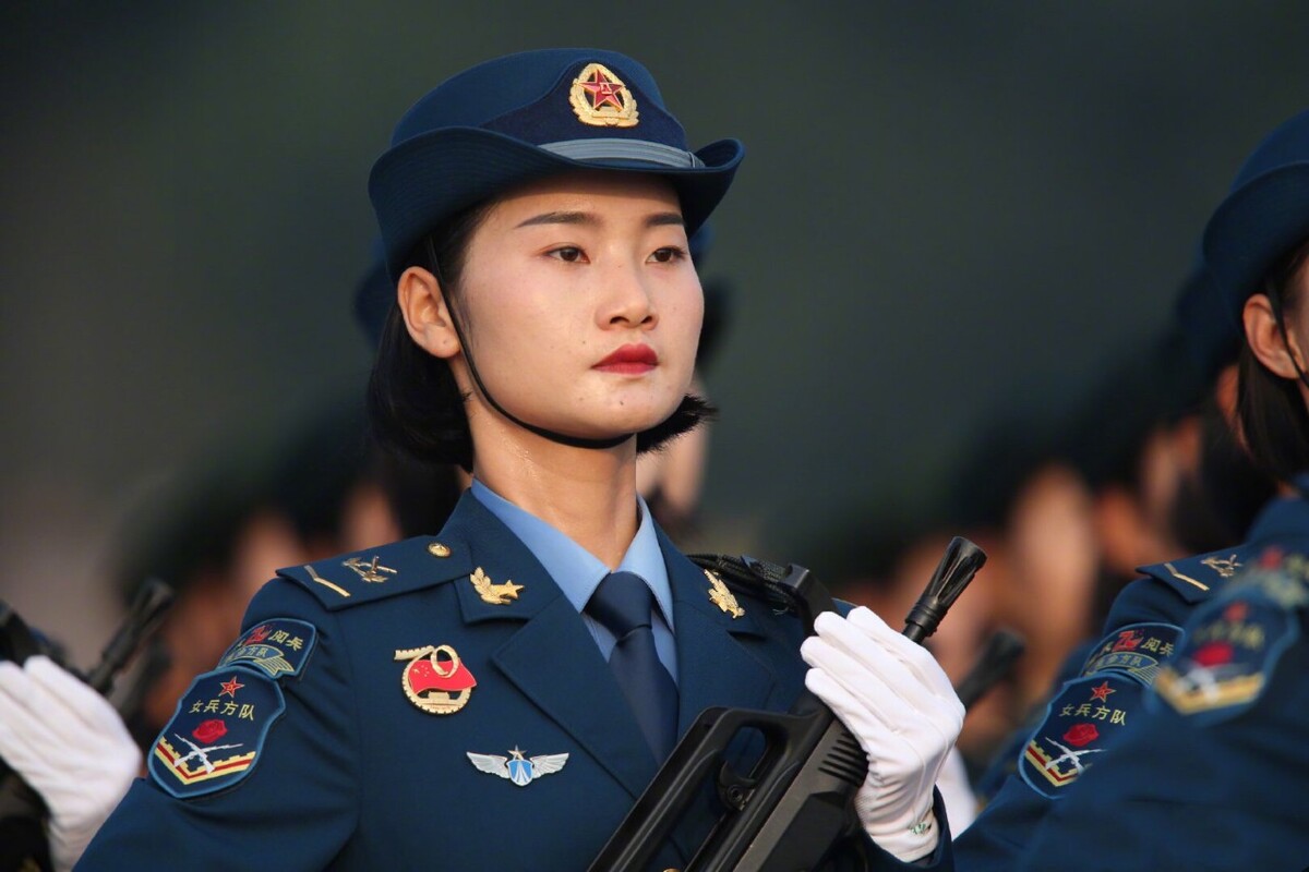 解放军女兵最帅照片，展现新时代巾帼英雄的风采，解放军女兵最帅照片，新时代巾帼英雄风采展现