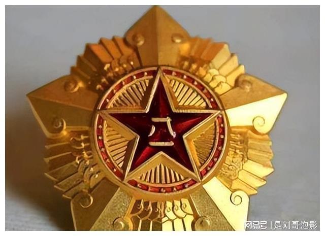 寻找集团勋章，荣耀与责任的象征，集团勋章，荣耀与责任的追寻之路
