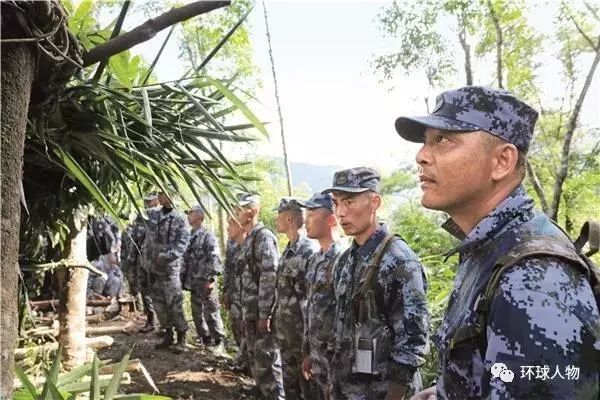 揭秘蛟龙突击队与海豹突击队的实战演戏对决视频，蛟龙突击队与海豹突击队实战对决揭秘，演习视频曝光
