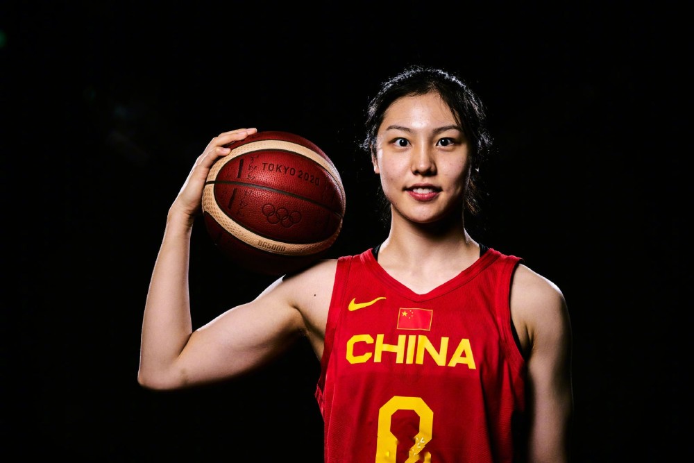 中国女篮最漂亮照片，荣耀与坚韧的象征，中国女篮最美女神照片，荣耀与坚韧的永恒象征