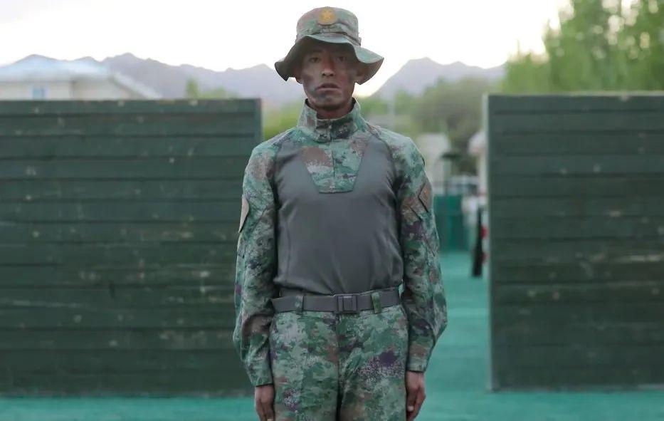 关于能否随便穿21式迷彩服的探讨，关于21式迷彩服穿着规范的探讨