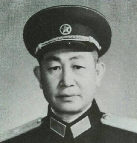 钟发生副参谋长，军事卓越与领导风范的体现，钟发生副参谋长，军事卓越之典范与领导风范之典范