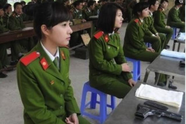 中国女兵在越南，英勇与坚韧的传奇故事，中国女兵在越南，英勇坚韧的传奇之旅