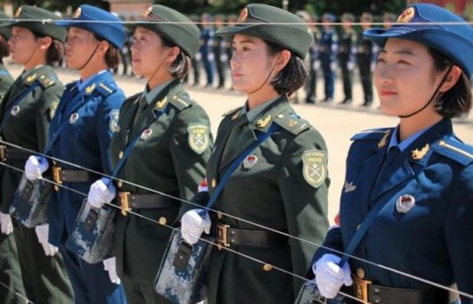 香港电视观看阅兵，共同见证国家力量与荣耀，香港共赏阅兵盛况，国家力量与荣耀的见证时刻