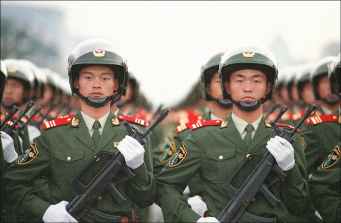 揭秘中国87式武警制服，传统与现代的融合，揭秘中国武警制服，传统与现代融合之87式武警制服风采展示