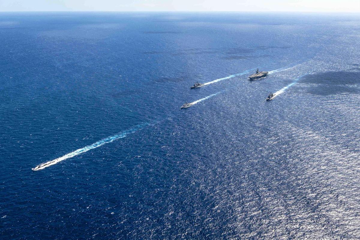 中国海军055型驱逐舰成功拦截菲律宾海警船，捍卫海洋权益的坚定立场，中国海军055型驱逐舰成功拦截菲律宾海警船，坚定捍卫海洋权益