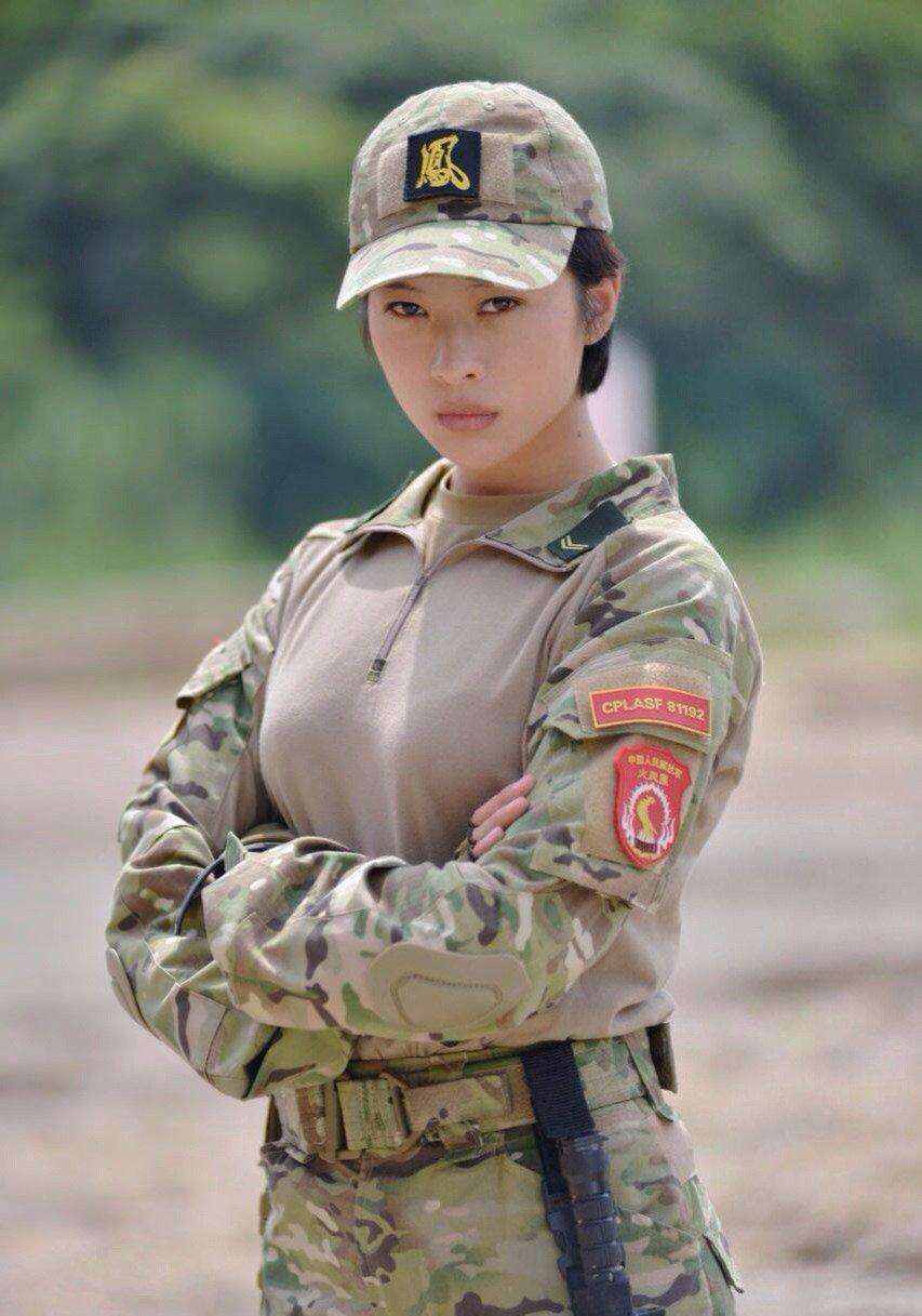 特种兵美女，力量与柔美的完美结合，特种兵美女，力量与柔美的极致融合