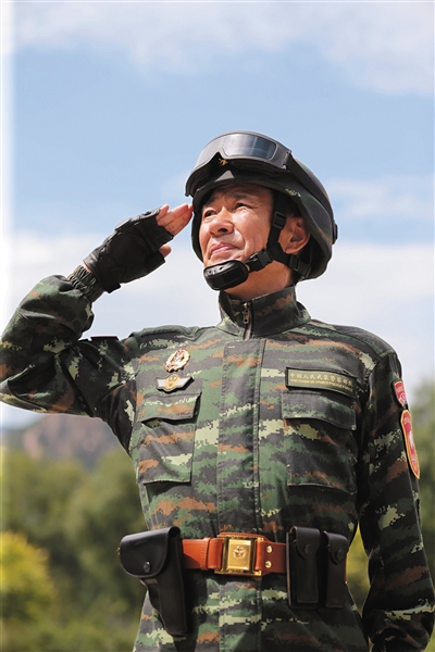 北京武警总队政委的级别解析，北京武警总队政委级别解析