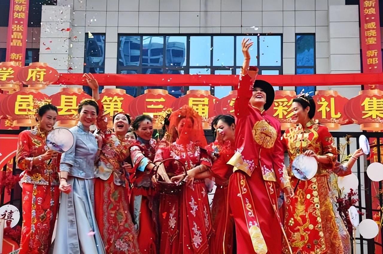 世界新闻周刊2000年第一期，回顾历史，展望未来，世界新闻周刊2000年首期，历史回顾与未来展望