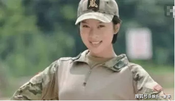 军事频道女主持人欧阳倩，一位闪耀在荧屏的军事之花，荧屏军事之花，欧阳倩的军事频道之旅