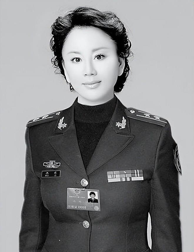 军事频道女主持纪，闪耀荧屏的璀璨明珠，荧屏璀璨明珠，军事频道女主持纪风采闪耀