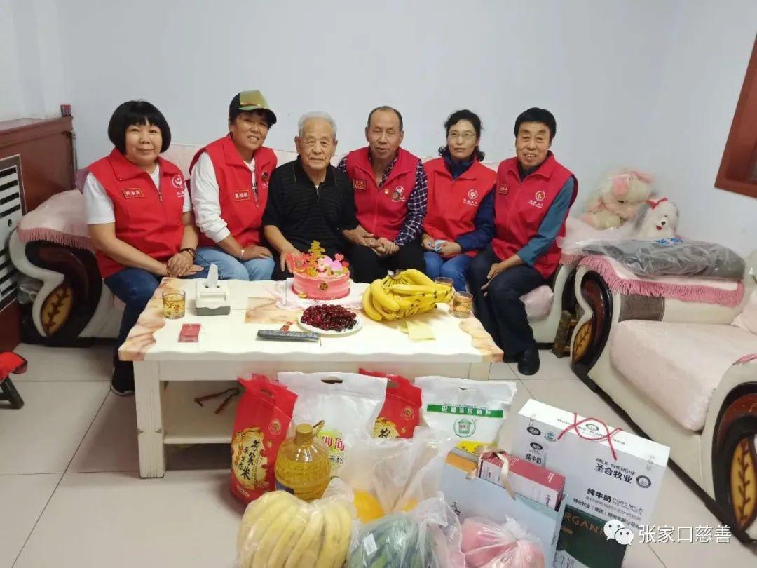 探索中国陆军的力量之源，99式陆军军装图片解析，中国陆军力量之源揭秘，99式陆军军装深度解析