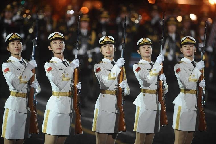 中国女兵仪仗队