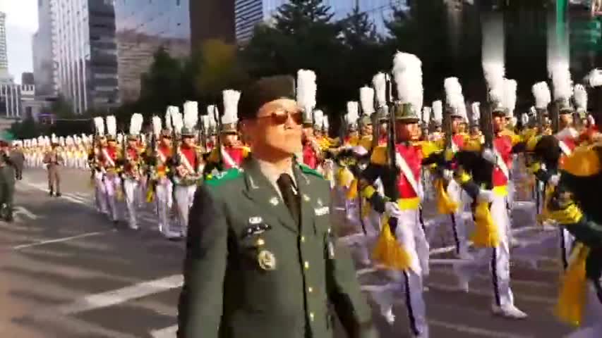各国阅兵式的照片，历史的瞬间与力量的展现，全球阅兵瞬间，历史的力量展现与荣耀瞬间集锦
