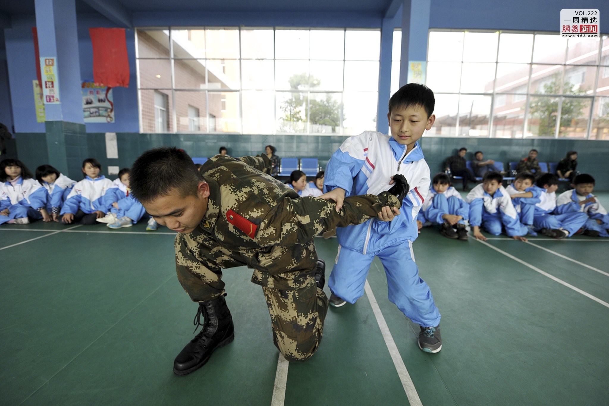 折小学生防身武器枪，小学生防身武器枪折纸教学