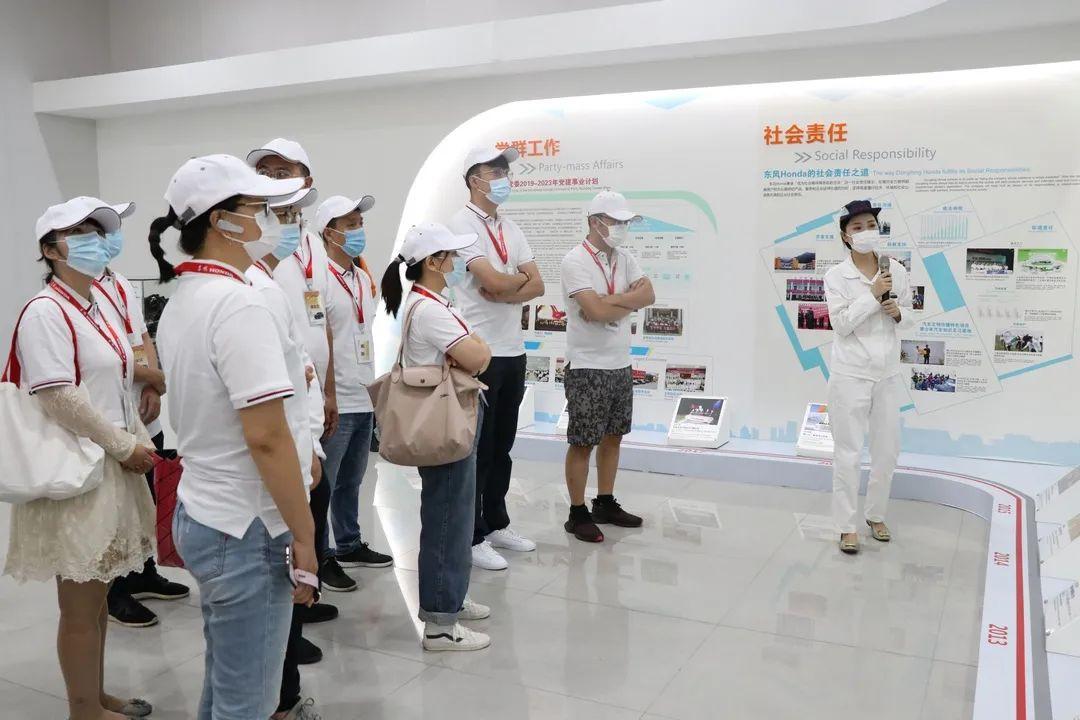 关于东风导弹的口号，勇冠天下，震慑长空，东风导弹，勇冠天下，长空震慑的国之重器