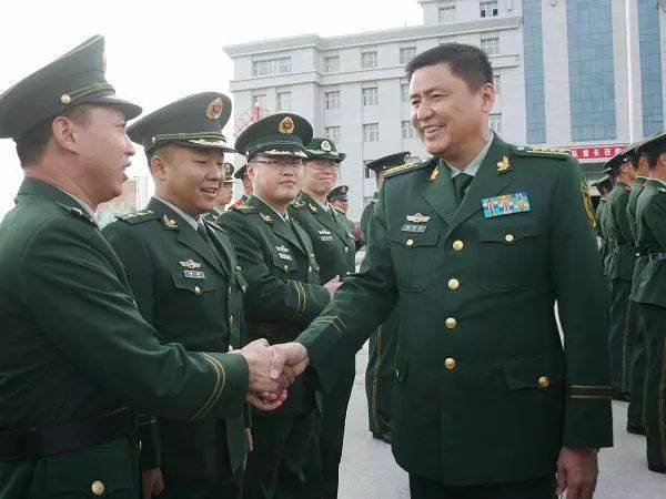 辽宁舰历任及现任舰长解析，辽宁舰历任及现任舰长深度解析