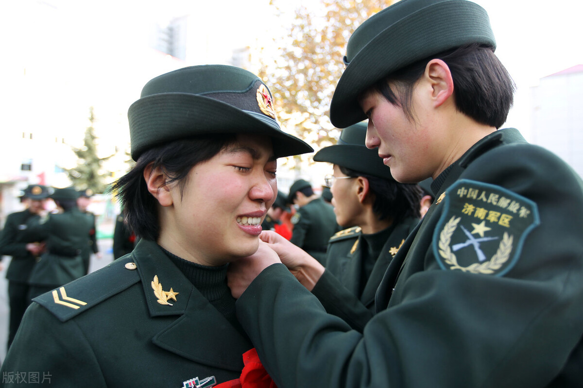大学生当兵苦吗？女生的视角，女生视角下的大学当兵体验与挑战
