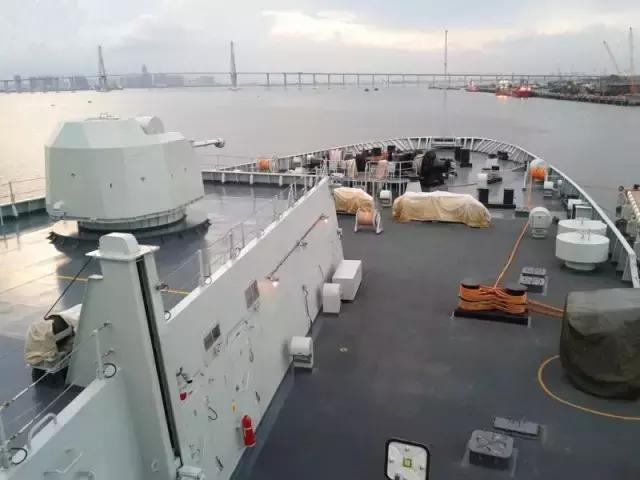 中国海军巨舰