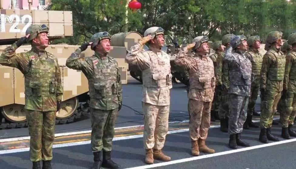 探究21星空迷彩服高昂价格的背后原因，揭秘21星空迷彩服高价背后的秘密原因