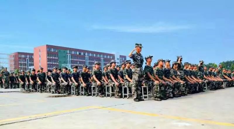 初中毕业武警学校的招生条件，武警学校初中毕业招生条件