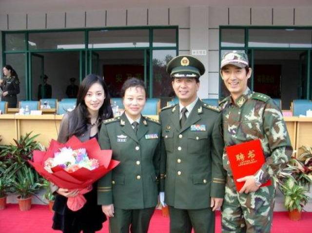 丁晓军将军的妻子简介，丁晓军将军妻子简介