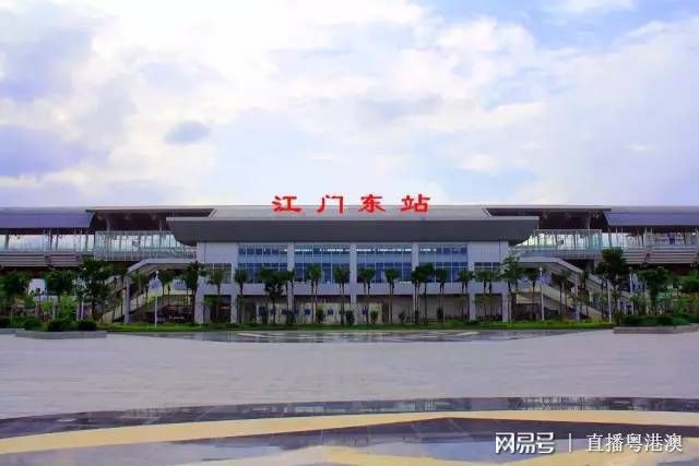 石岗军营地铁站的位置及其周边概述，石岗军营地铁站位置及周边概述