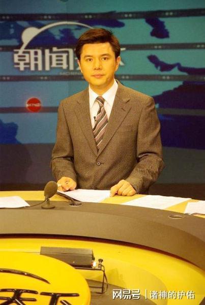 央视朝闻天下男主持的魅力与风采，央视朝闻天下男主持的魅力与风采展现