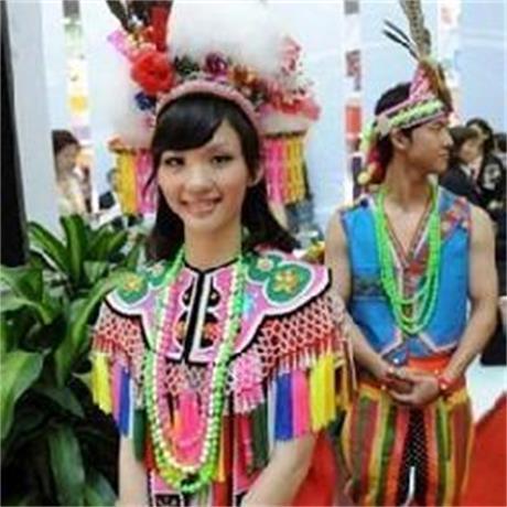 歼-15战斗机于4月18日飞临台湾上空，捍卫国家主权与领土完整的坚定决心，歼-15战斗机捍卫台湾上空，坚定维护国家主权领土完整