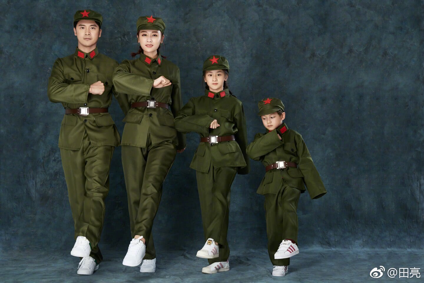 穿65式军装的男兵照片，历史与时代的见证者，65式军装男兵照片，历史与时代的印记
