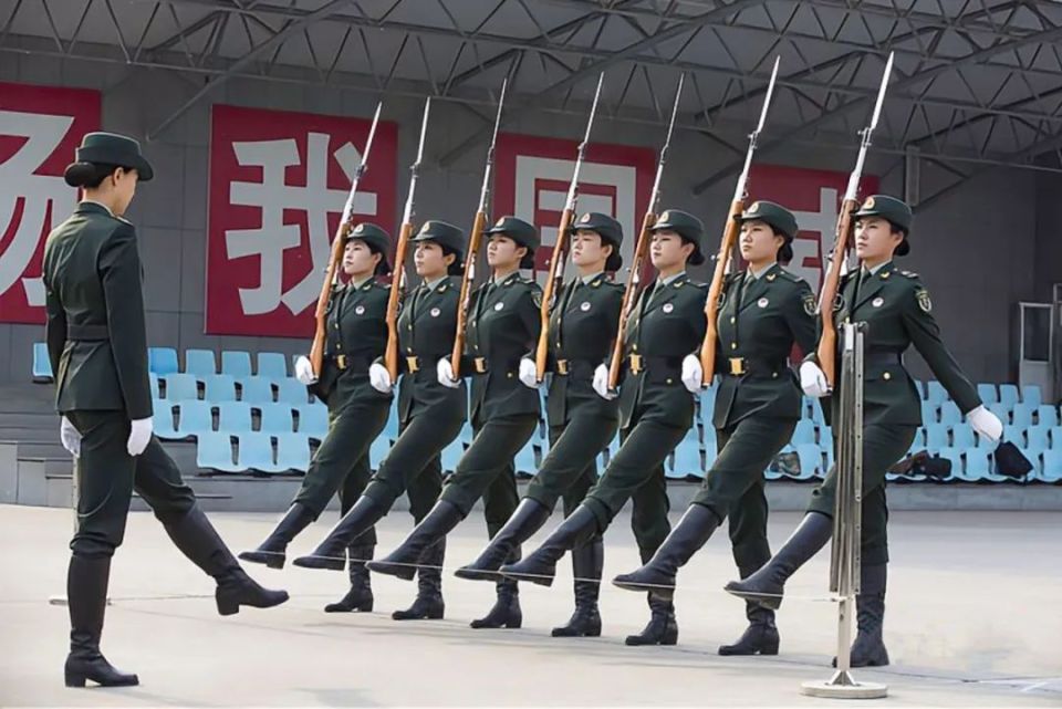 三军仪仗队薛鹏的历程与现状，三军仪仗队薛鹏，历程与现状概览