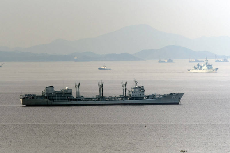崇明岛号补给舰，中国海军力量的重要支柱，中国海军力量重要支柱，崇明岛号补给舰揭秘