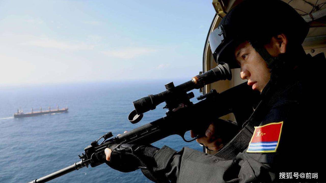 中国海军与海盗，维护海上安全的坚定力量，中国海军，维护海上安全，打击海盗的坚定力量