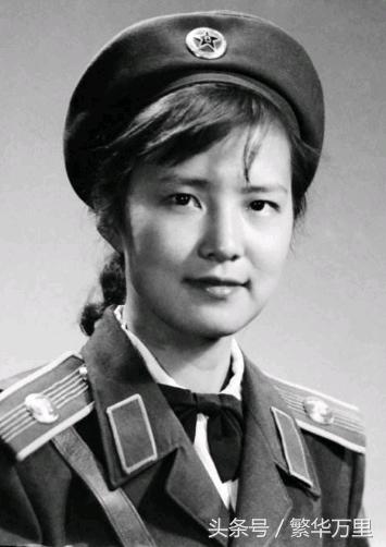中国女兵军帽照片，展现坚韧与荣耀的象征，中国女兵军帽照片，坚韧与荣耀的彰显