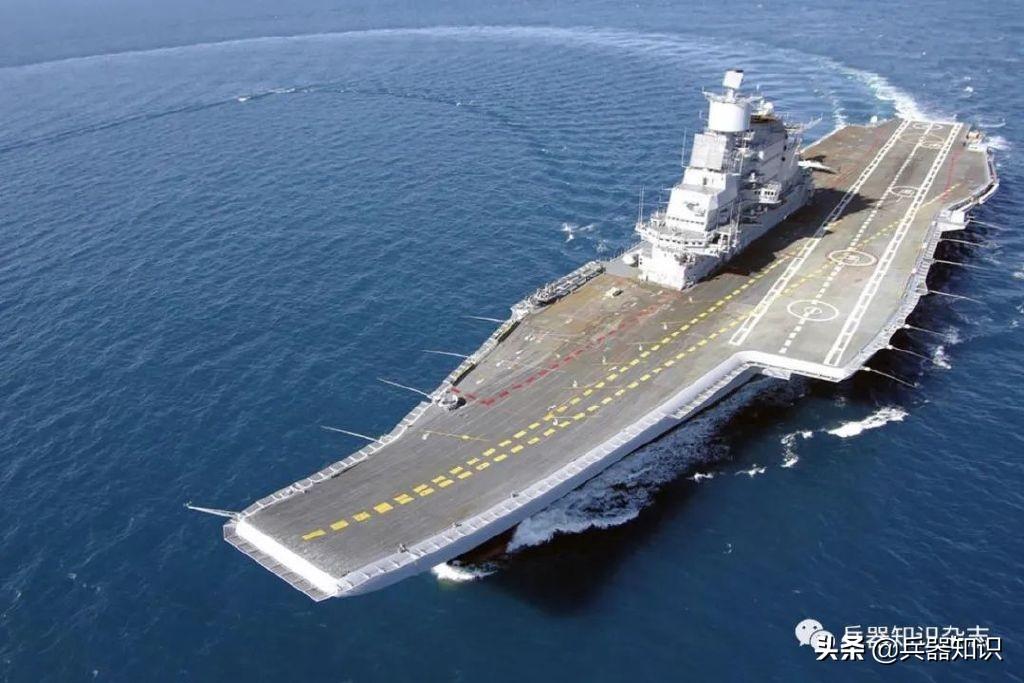航空母舰，揭秘舰体尺寸之谜，揭秘航空母舰的舰体尺寸之谜