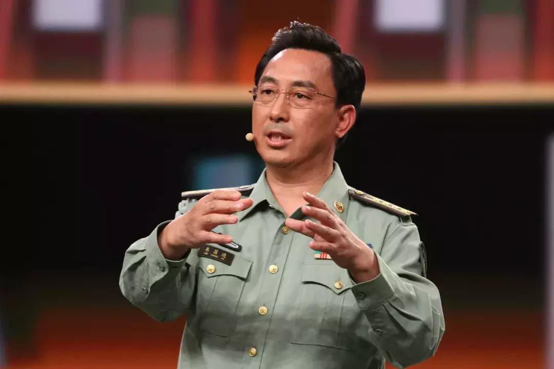 八一勋章，资格评定与荣誉的象征，八一勋章，资格评定与荣誉的象征标志