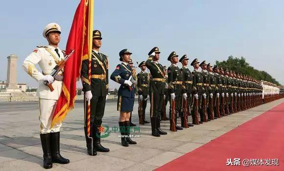 三军仪仗队礼兵服，荣耀的象征与精神的展现，三军仪仗队礼兵服，荣耀与精神的象征