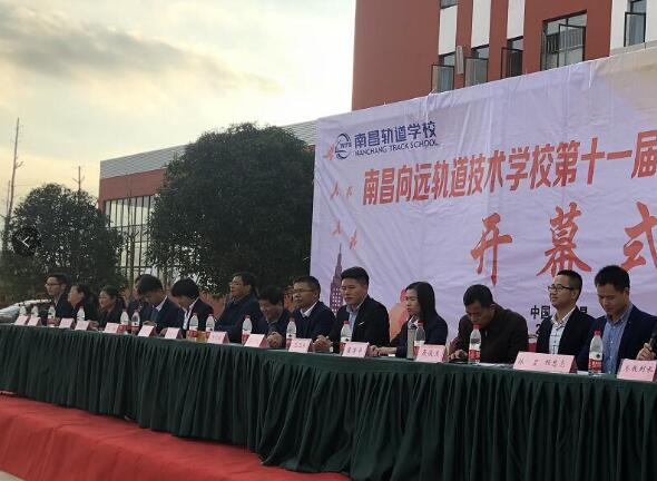 南昌三军仪仗队升旗，荣耀与庄重的仪式，南昌三军仪仗队升旗，荣耀与庄严的仪式