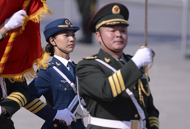 中国人民解放军仪仗队女兵亮相海外，展现新时代风采与力量，中国人民解放军仪仗队女兵海外亮相，展现新时代风采与巾帼力量