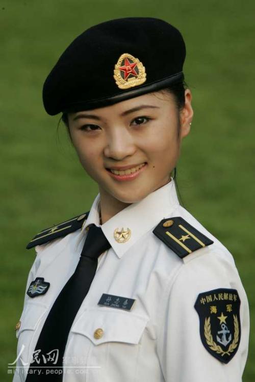 中国女兵唐冰照片，坚韧与力量的象征，中国女兵唐冰，坚韧与力量的典范照片