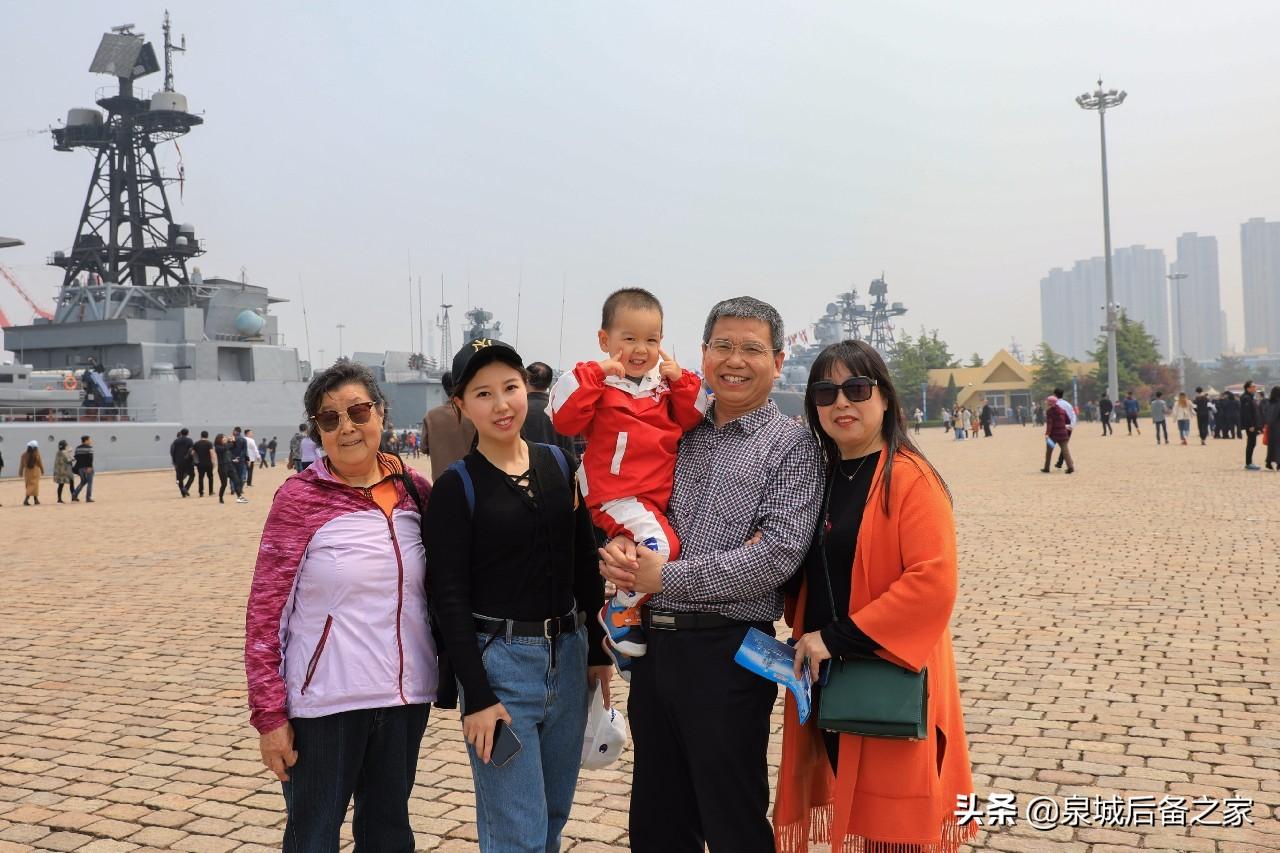 瓦良格号导弹巡洋舰到访青岛，历史与未来的交汇点，瓦良格号导弹巡洋舰访青岛，历史与未来的交融时刻