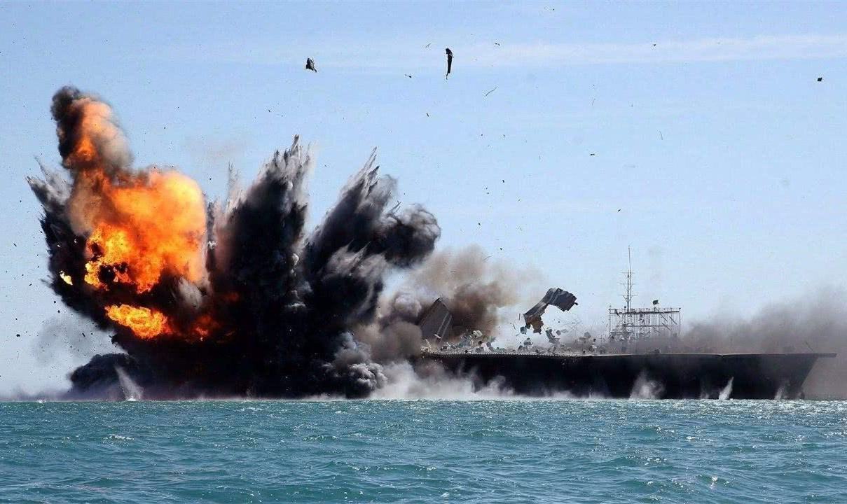 美军舰爆炸最新消息，事故原因及后续影响分析，美军舰爆炸最新消息，事故原因揭秘与后续影响深度分析
