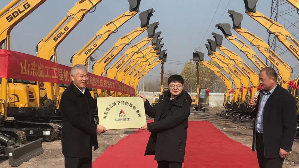 山东舰交付时间，中国海军新时代的里程碑，山东舰交付时间，中国海军迈入新时代的里程碑